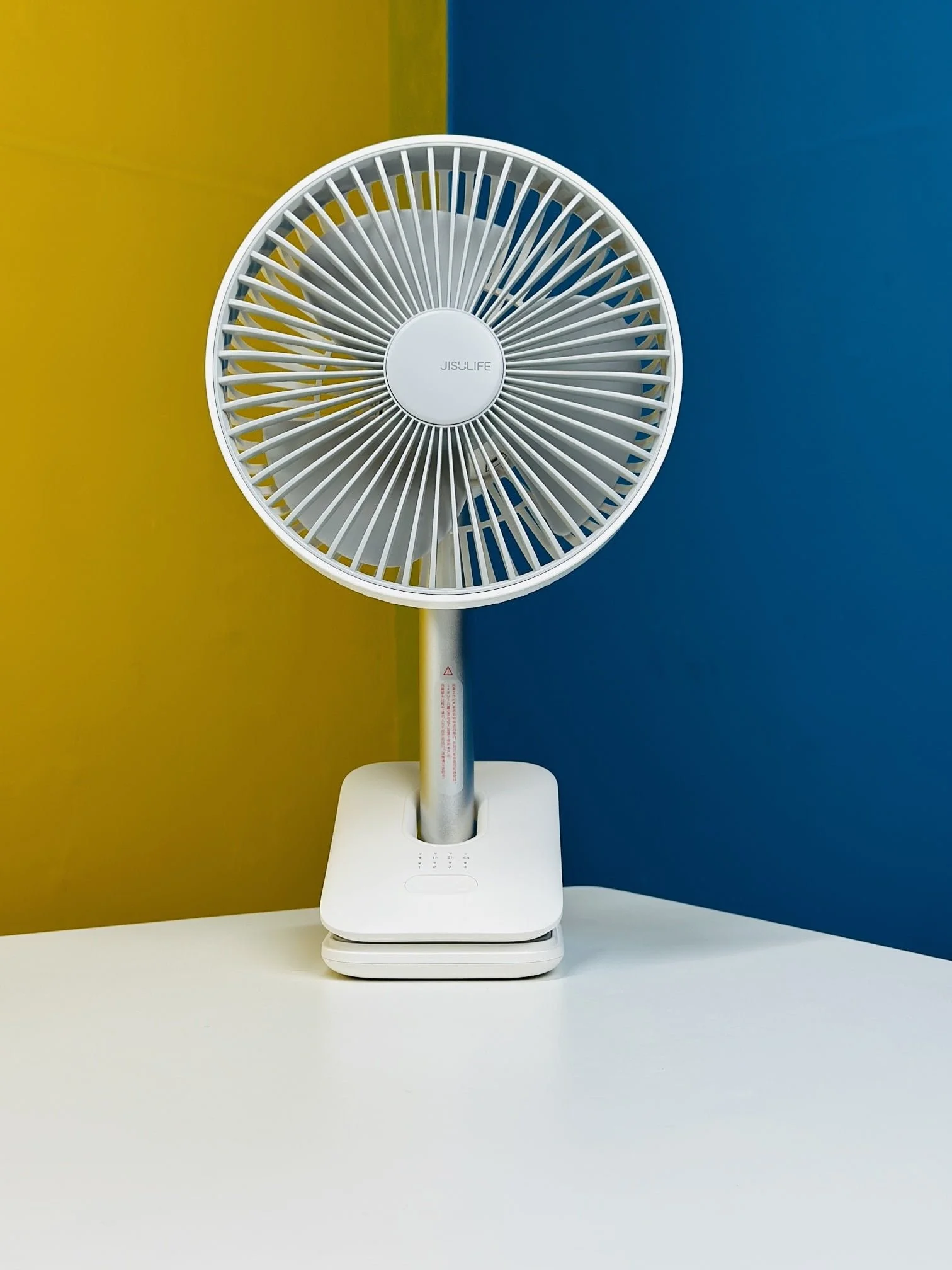 JISULIFE-FA13R-8000mAh-5-Speeds-Auto-Oscillation-Clip-Desk-Fan-White-6.webp